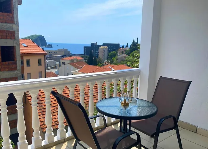 Veselinka Apartments & Rooms