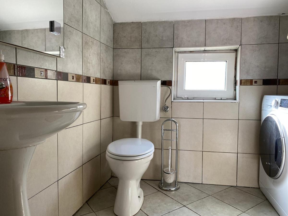 Veselinka Apartments & Rooms *